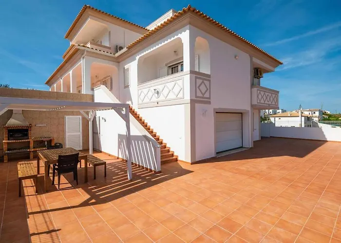 Villa Chris By Gabi Miguel